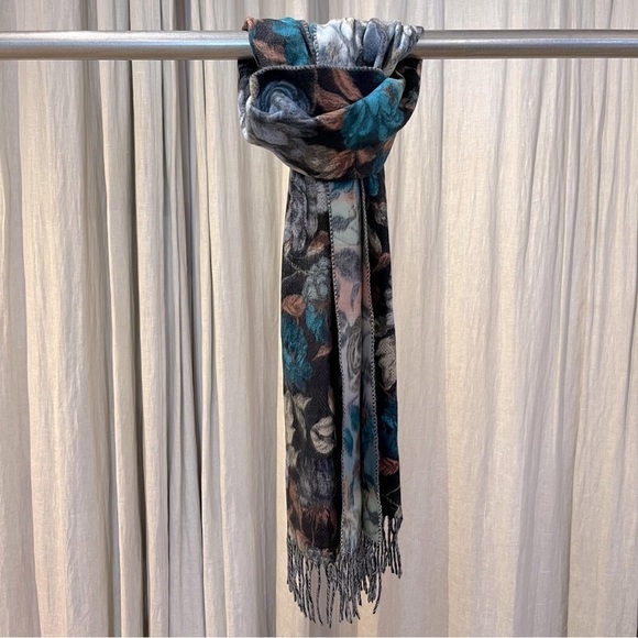 Floral Wrap Scarf Fringe Hem, NEW - Picture 8 of 9
